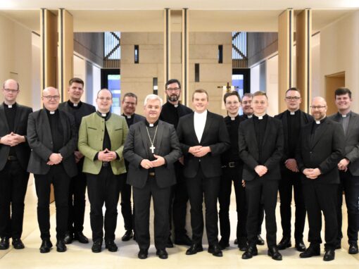 Besuch des Erzbischofs im Presbyteratskurs